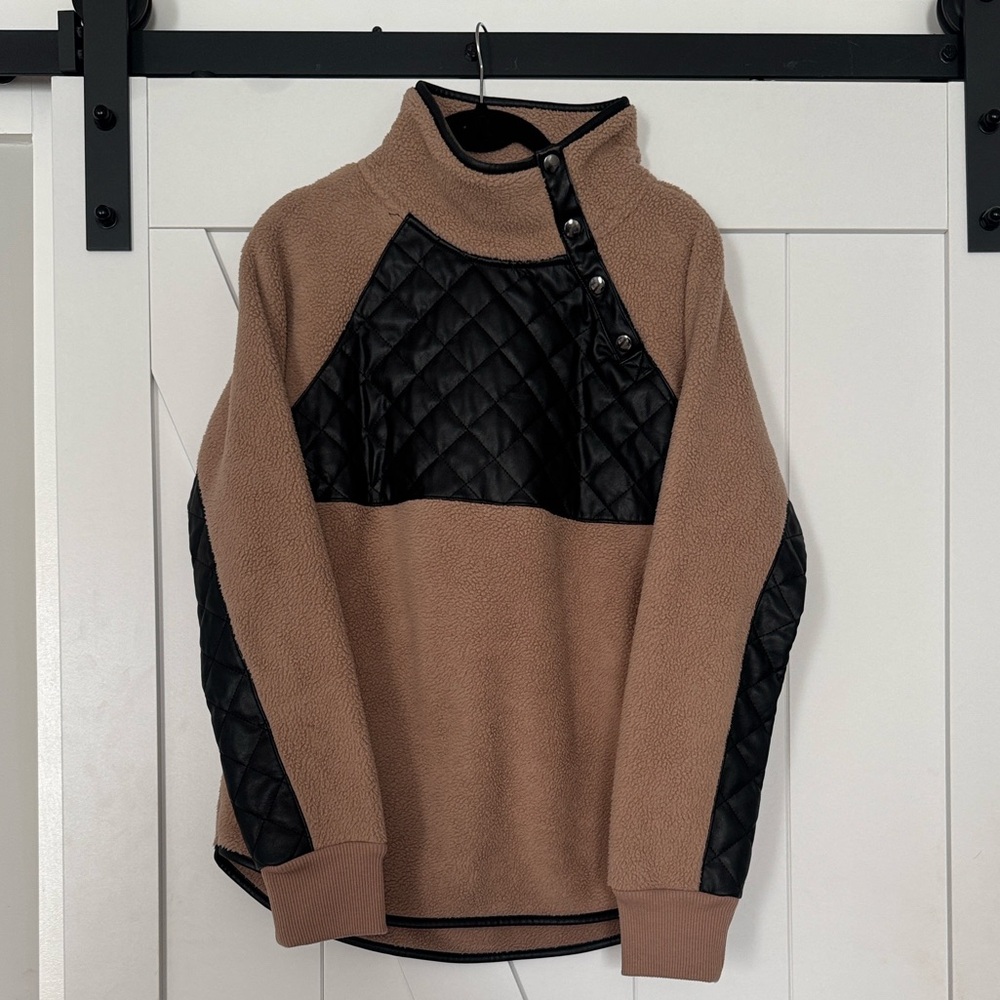Abercrombie & Fitch Faux Leather Sherpa Pullover